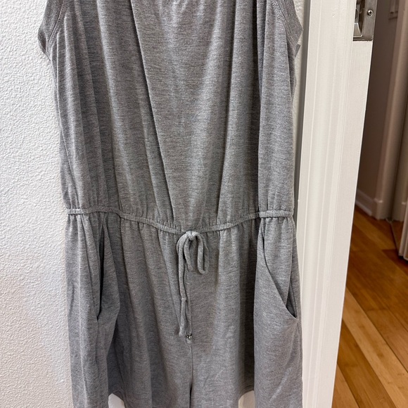 Grey Romper Size L - Picture 6 of 7